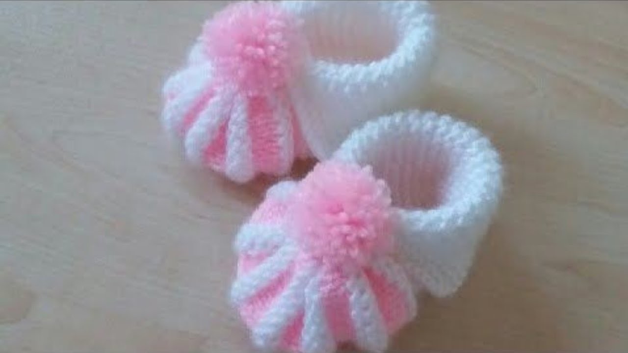 Super easy method to knit pretty baby booties 0-6 months with written instructions.