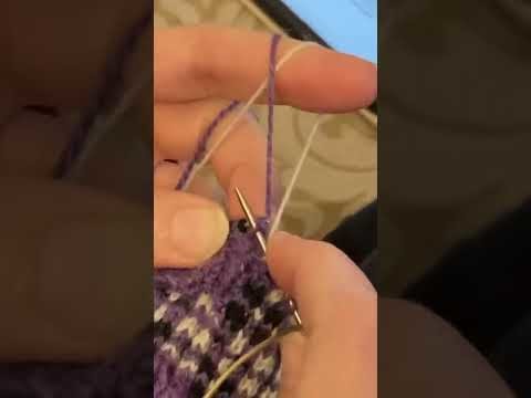 Double knitting with Two Colors in One Hand