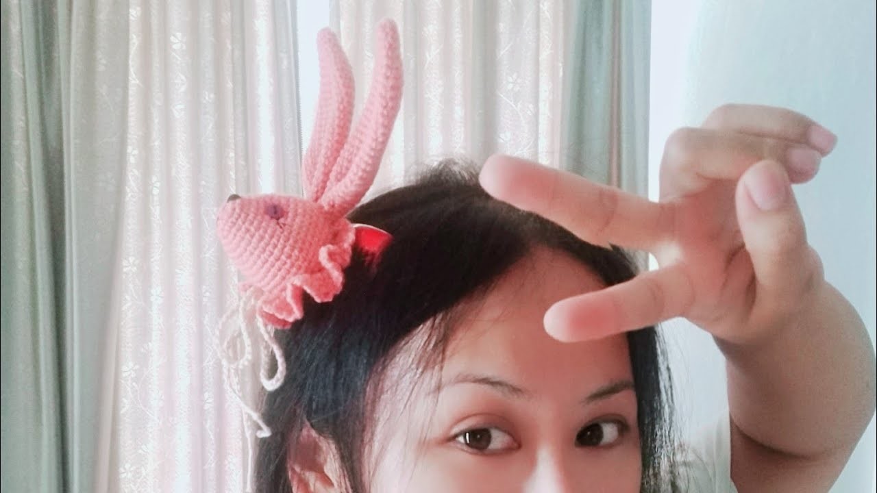 (DIY)  bunny hair accessory
