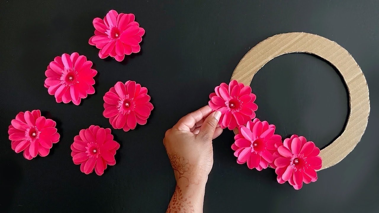 Beautiful Paper Flower Wall Hanging. Easy Paper crafts For Home Decoration. Wall mate. DIY