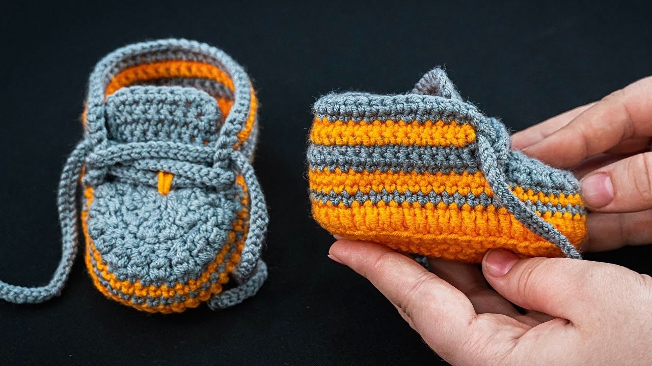 Baby crochet slippers “in the shape of trainers” - crochet booties!