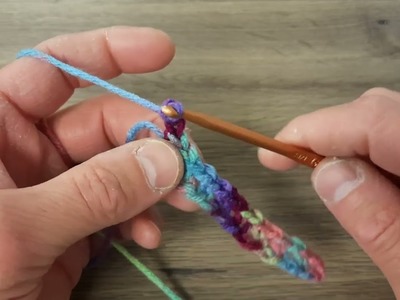 Crochet Lesson 4: How to Make a Scarf Using the Moss Stitch (aka Granite or Linen Stitch)