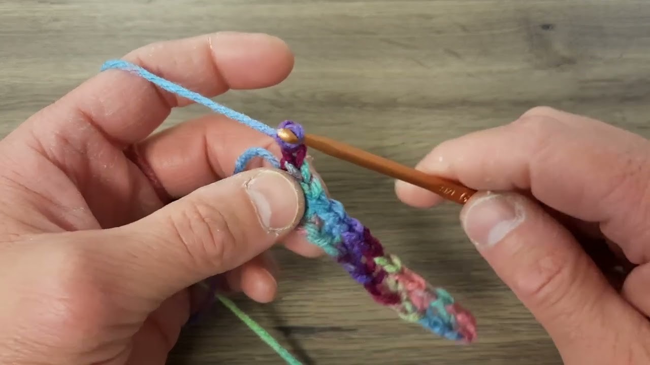 Crochet Lesson 4: How to Make a Scarf Using the Moss Stitch (aka Granite or Linen Stitch)