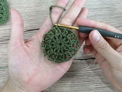 Tutorial​ crochet granny square - step by step