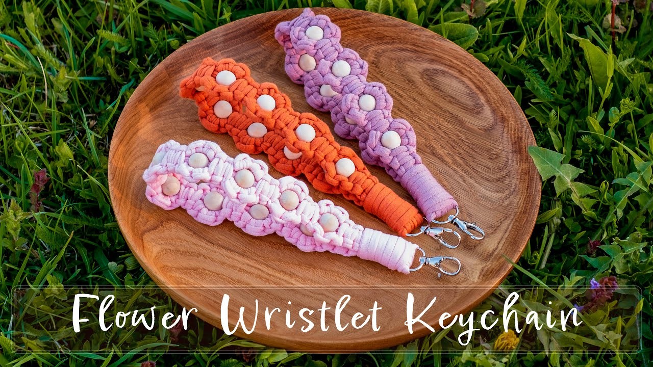 DIY Flower Wristlet Keychain | Easy to make!