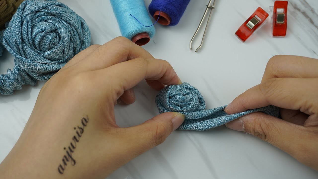 Flower Scrunchie to the Rescue ???? How to Make Fabric Rosettes for Scrunchies