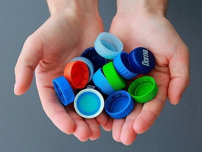 Easy crafts ideas.Recycle plastic bottle caps to make beautiful decorations.Easy diy bottle caps