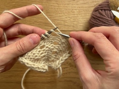 Knitting Tutorial | Yarn Over Increases with holes. Maschen zunehmen: Umschlag  mit Loch