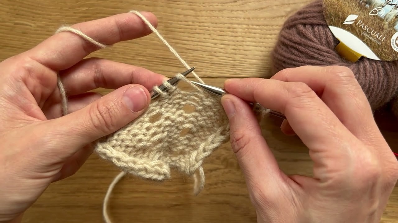 Knitting Tutorial | Yarn Over Increases with holes. Maschen zunehmen: Umschlag  mit Loch