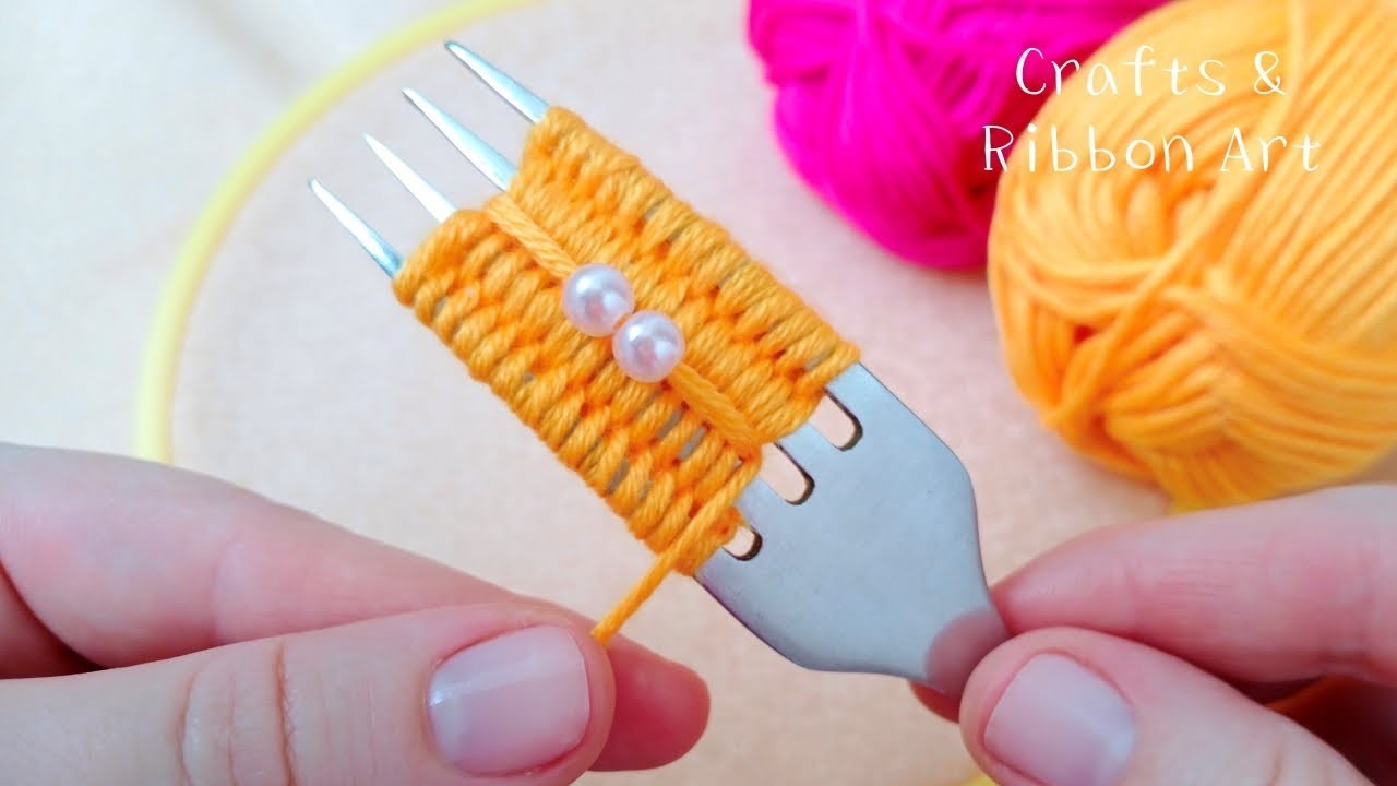 It's so Сute !! Super Easy Woolen Flower Design Trick with Fork - Hand Embroidery Amazing Flowers