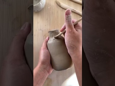 Learn How to Make Your Own Clay Vases with The Crockd DIY Pottery Kit ????