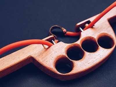 Unique "Knuckles Duster" Hand held Slingshot | Wooden DIY