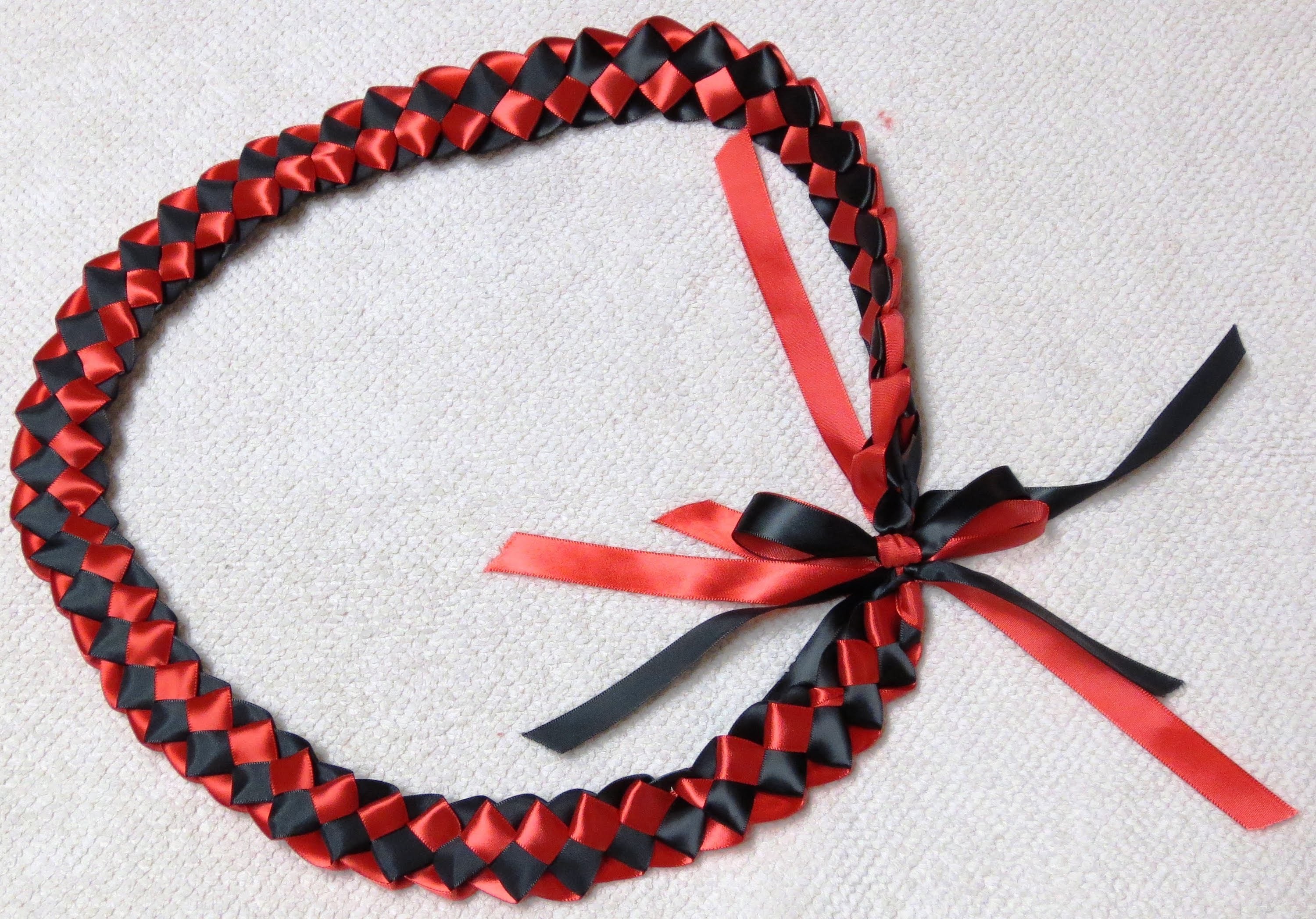 How to make a 4 ribbon lei