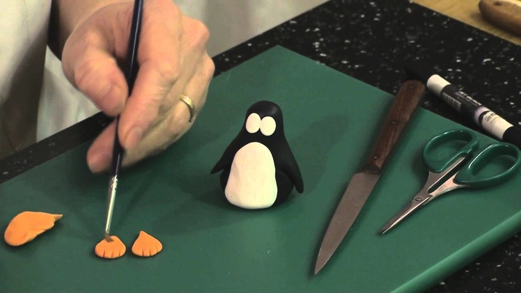 How to make a Penguin with modelling paste with Louise Wilson