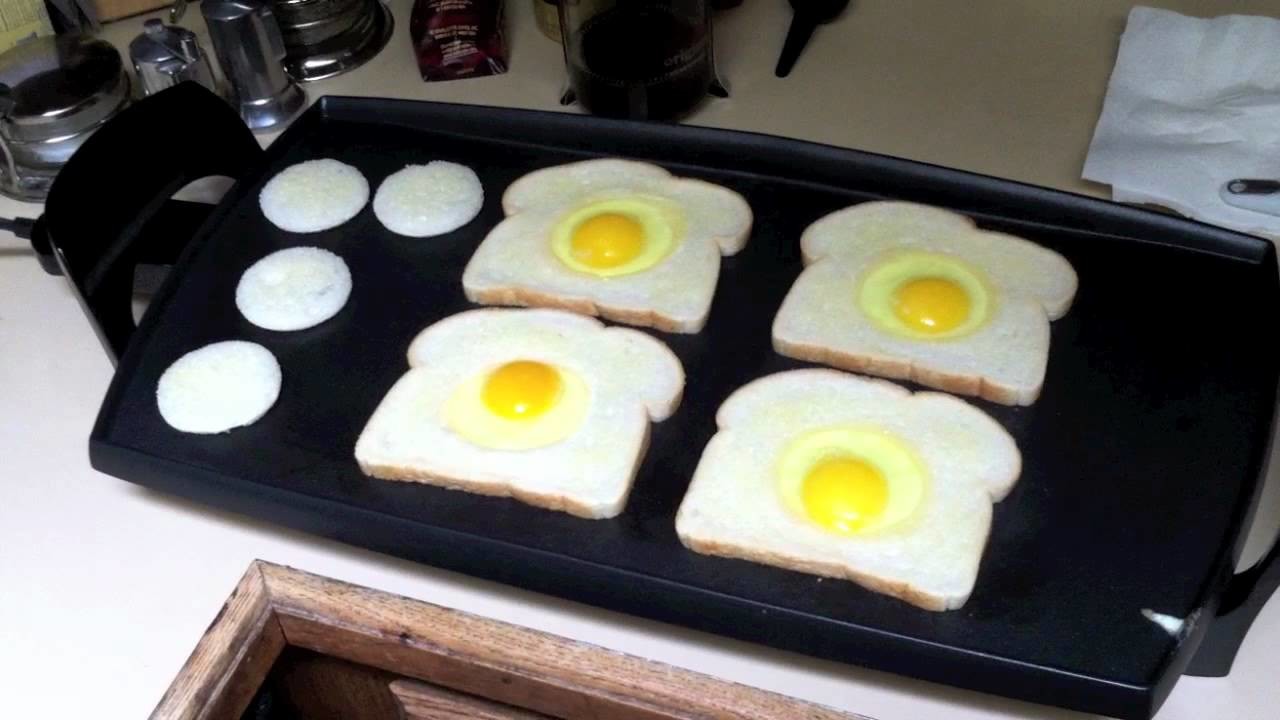 How to make an Egg in a Hole (Egg in a Basket)