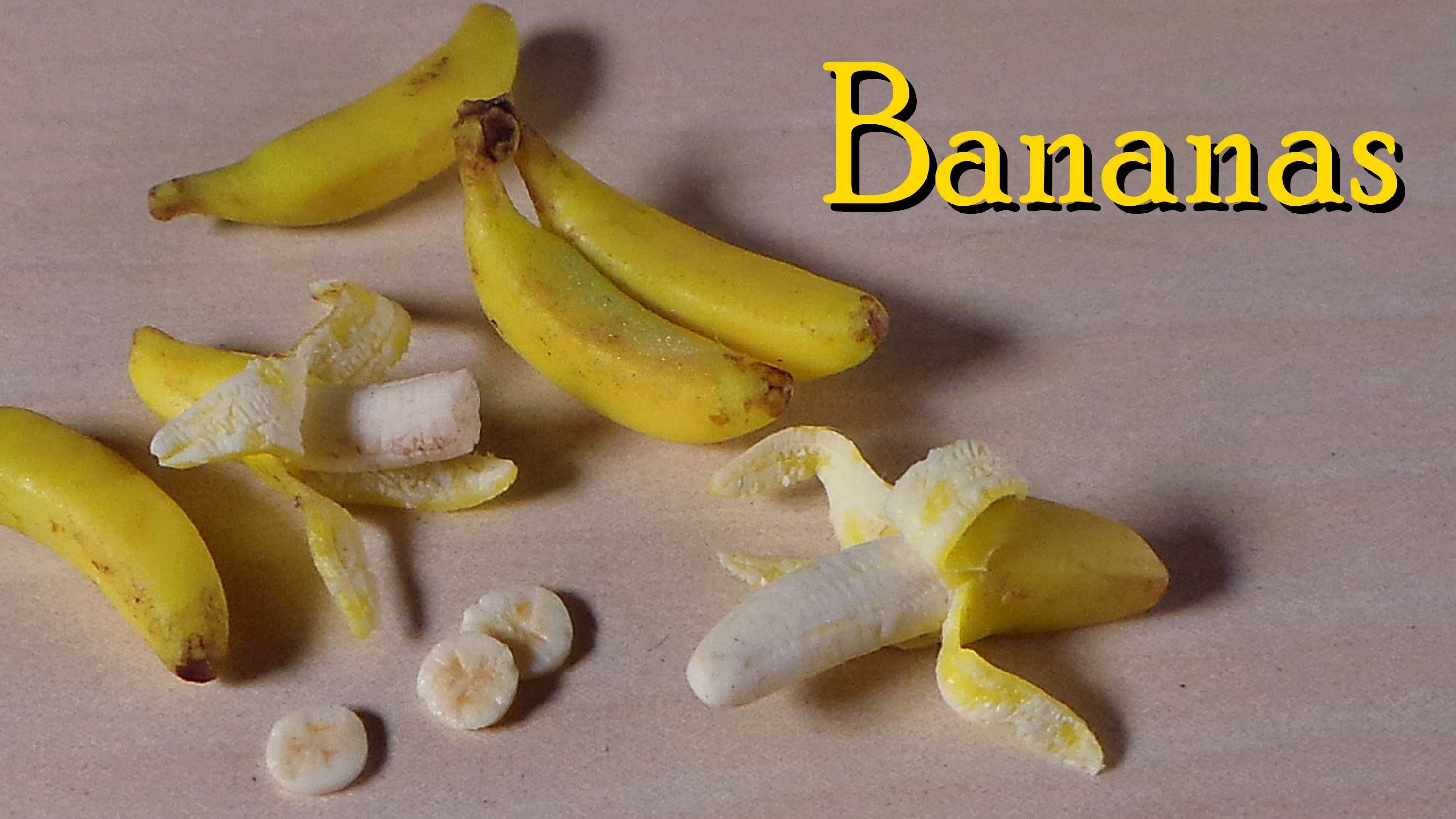 Банан из пластилина. Банан из глины. Банан полимерная глина. Банан из мастики.