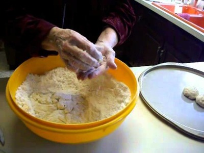 How to Make Momma's Homemade Biscuits