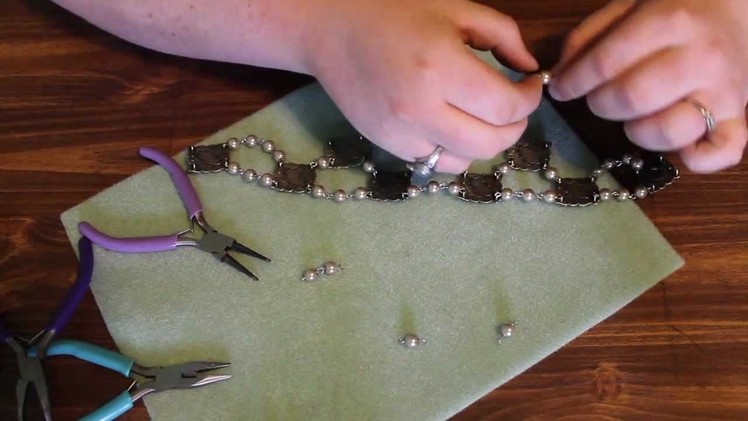 Making An Elizabethan Style Necklace