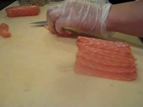 How to Cut Salmon + How to make Salmon Sushi @ Sushivids.com