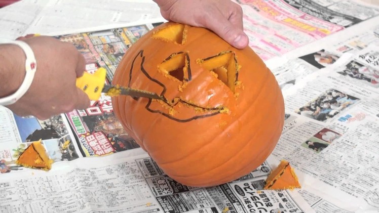 How to make a jack o lantern with Marty Moose