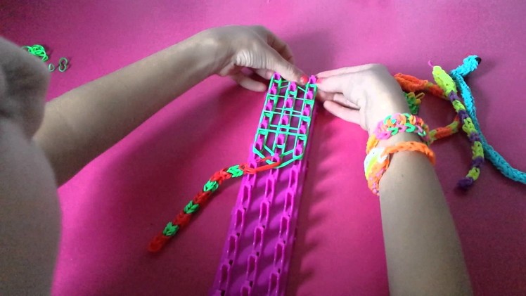 How to make a snake out of loom bands