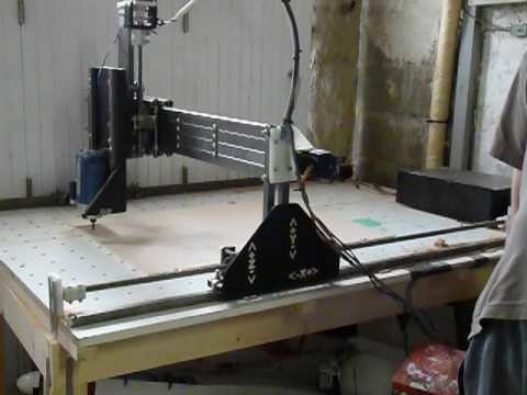 Home made Cnc router mill     Hobbycnc Emc2     first works!