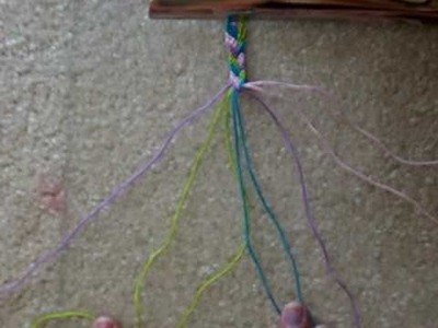 How to make frienship bracelets: what looks like a 4 color braid