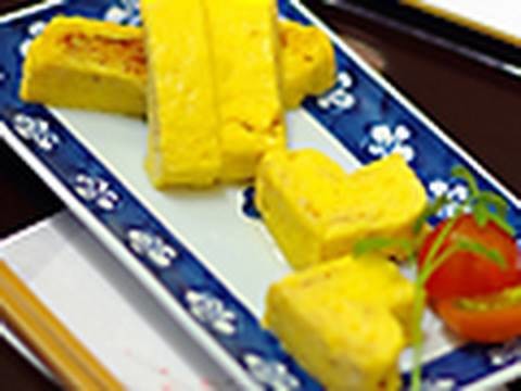 How to make Japanese-style rolled omelet "tamagoyaki"(English subtitle)