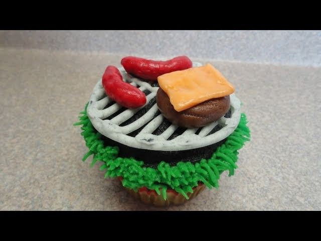 Decorating Cupcakes #46:  Father's Day "The backyard BBQ"