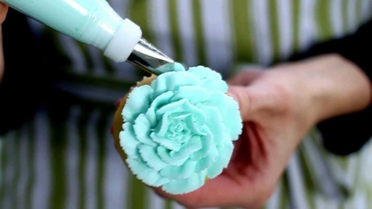 Easy Cupcake Frosting Technique 5