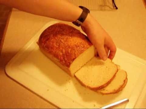 How to bake a great loaf of homemade bread (Recipe & Technique)
