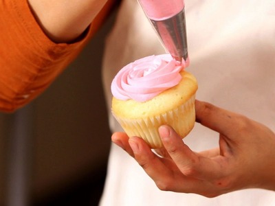 Decorate Cupcakes for a Girl's Birthday | Cupcake Tutorials