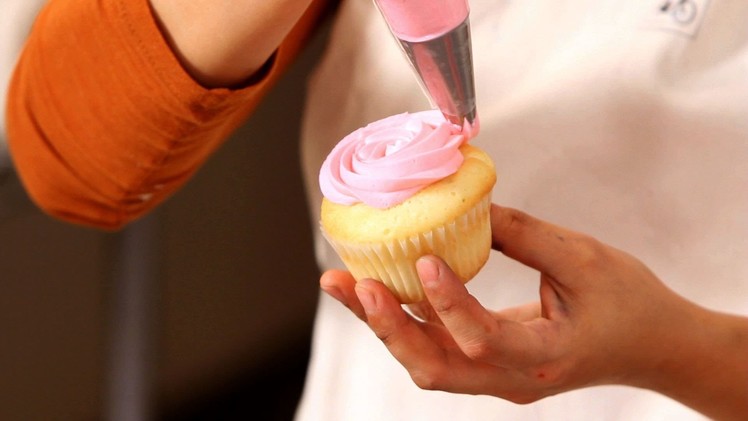 Decorate Cupcakes for a Girl's Birthday | Cupcake Tutorials