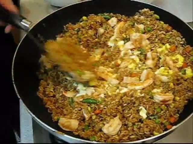 How to Make Fried Rice - Shrimp Fried Rice - Authentic Chinese Style - Fast & Easy Recipe