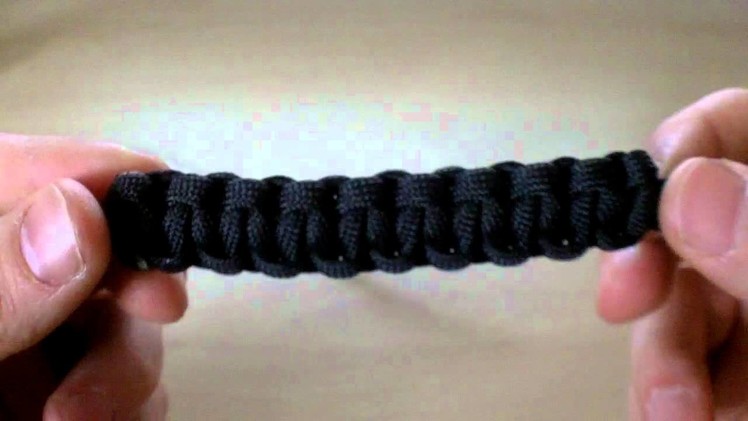 Tying a 550 paracord woggle