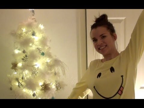 Vlogmas 11, 2011 - Decorating My Christmas Tree!!!