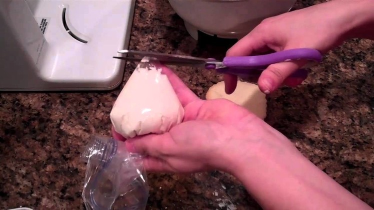 Zip Lock Bag Pastry Bag- How to fill easily- Frosting-cupcakes