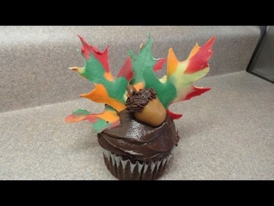 Decorating Cupcakes #77: Autumn leaves and acorn