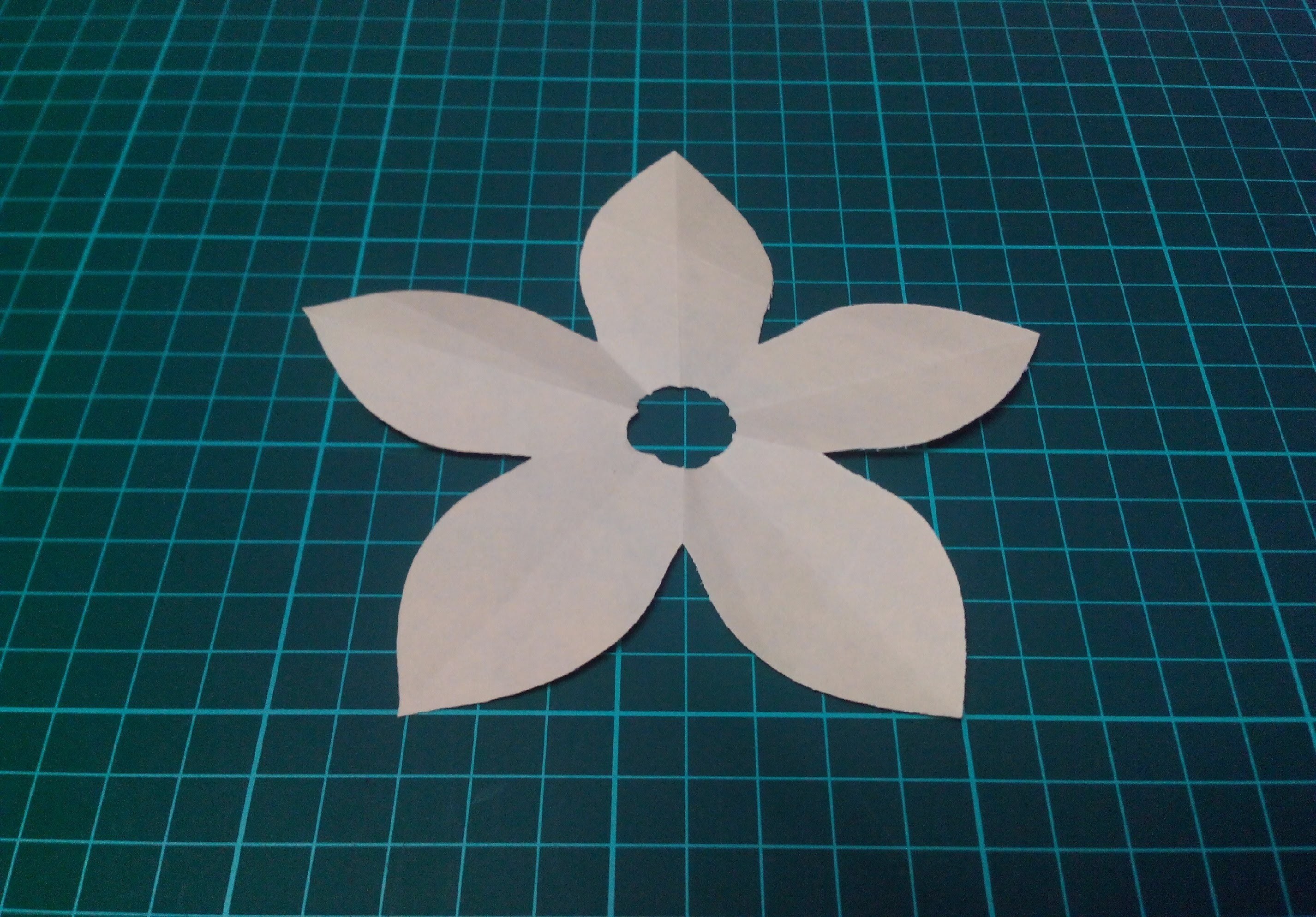 How to make a KIRIGAMI paper blossom flower - 3