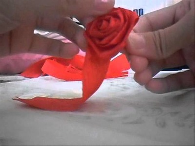 How to make Cute Crepe Paper Roses.wmv