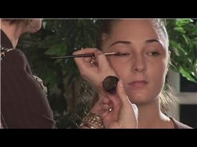 Makeup Application : How to Apply Eyeliner to Small Eyes
