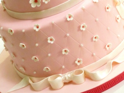 How to Create a Quilted Pattern on a Cake