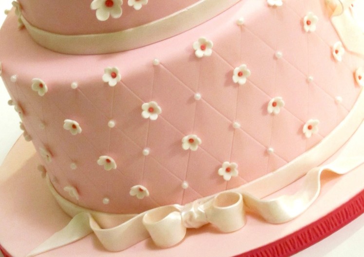 How to Create a Quilted Pattern on a Cake