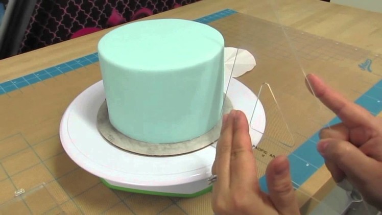 How To Create Quilt Pattern On A Cake the Krazy Kool Cakes Way!