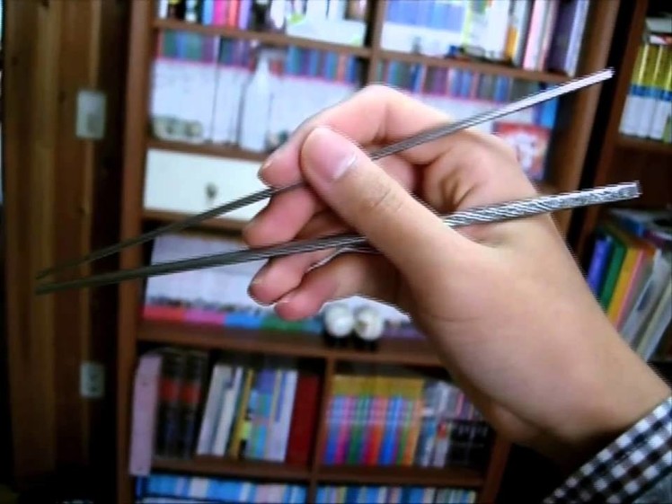 How to hold chopsticks 'properly(correctly)'