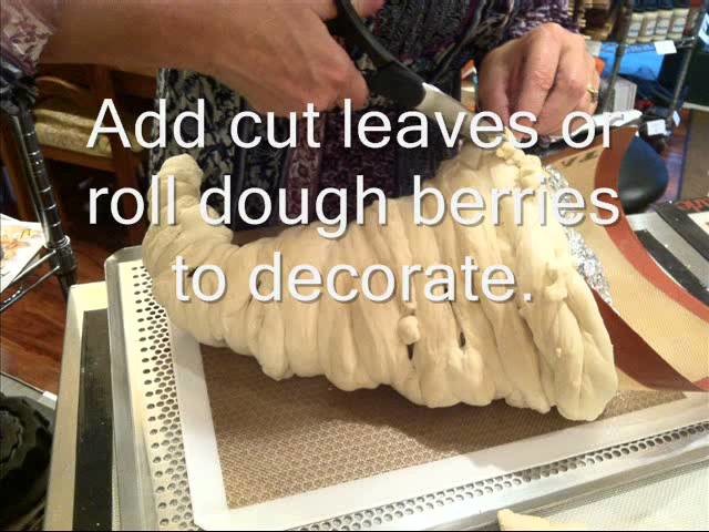 How To Make a Beautiful Bread Cornucopia!