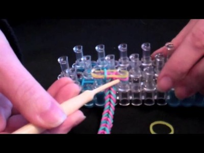 Rainbow Loom for Beginners Tutorial: How to Make a Fishtail Bracelet