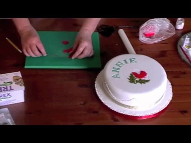 10 Minute Tutorial - How to use a range of Patchwork Cutters in Cake Decorating. Part 2