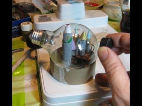 How to make a castle diorama inside a lightbulb