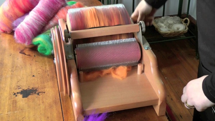 Blending colours on the drum carder